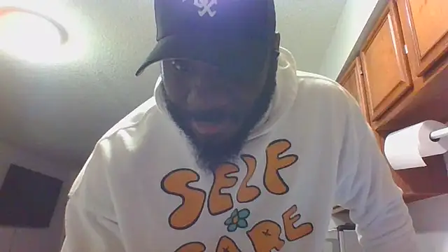 Snapshot of Stayinalive1992 chatting on January 18, 6:13 am Stayinalive1992 online show from January 18, 6:13 am