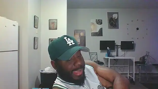 Snapshot of Stayinalive1992 chatting on January 20, 7:36 am Stayinalive1992 online show from January 20, 7:36 am