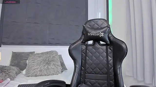 SaraGomez1 online show from February 7, 4:14 pm