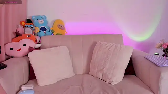 DAKOTA LOVEE online show from February 22, 4:51 am