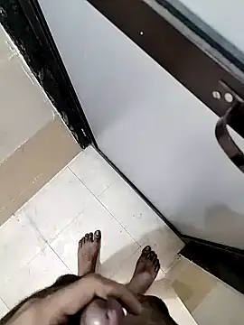 Snapshot of sanju599 chatting on December 14, 7:03 pm sanju599 online show from December 14, 7:03 pm