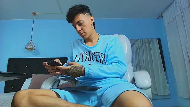 Lobo 17  online show from February 12, 7:23 am