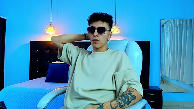 Lobo 17  online show from February 15, 7:49 am