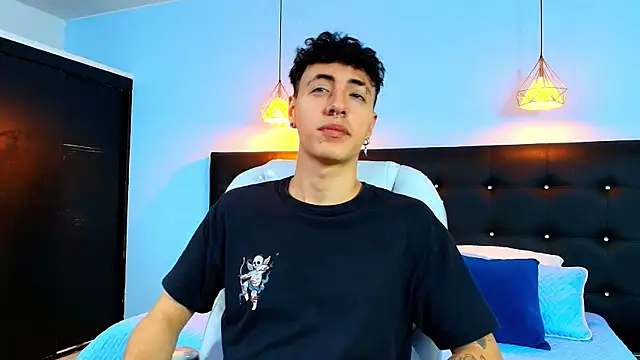 Lobo 17  online show from February 20, 3:45 am