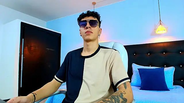 Lobo 17  online show from February 21, 3:56 am