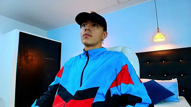 Lobo 17  online show from February 28, 4:21 am