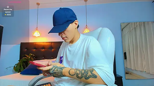 Lobo 17  online show from March 8, 4:12 am