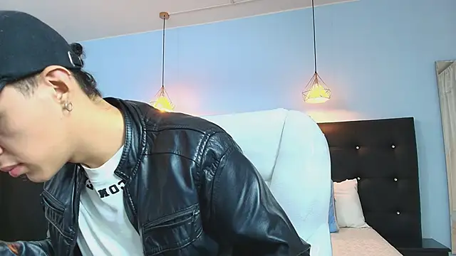 Lobo 17  online show from March 13, 4:16 am