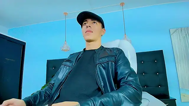 Lobo 17  online show from March 16, 2:53 am