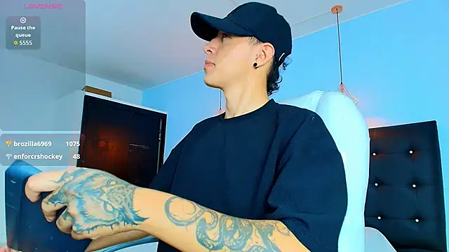 Lobo 17  online show from September 25, 3:43 am