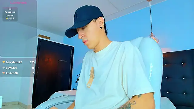 Lobo 17  online show from October 2, 3:46 am