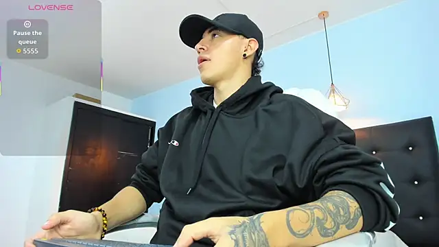 Lobo 17  online show from October 23, 3:50 am