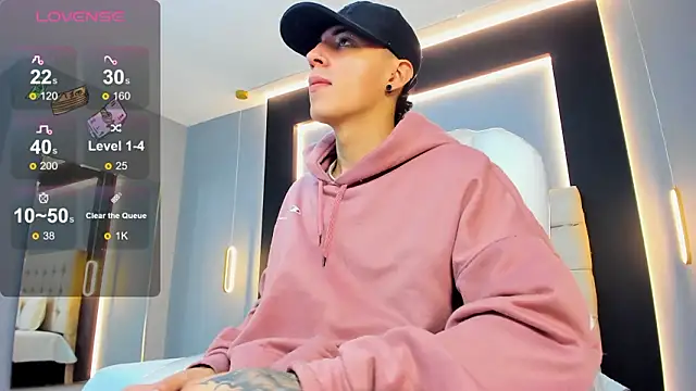 Snapshot of Lobo_17_ chatting on February 3, 3:26 am Lobo 17 online show from February 3, 3:26 am