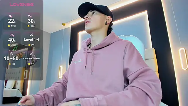 Snapshot of Lobo_17_ chatting on February 3, 7:35 am Lobo 17 online show from February 3, 7:35 am