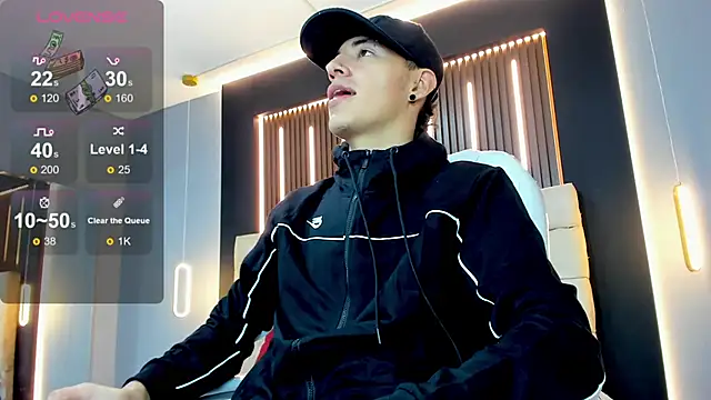 Snapshot of Lobo_17_ chatting on February 20, 3:14 am Lobo 17 online show from February 20, 3:14 am