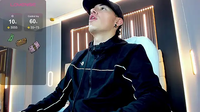 Snapshot of Lobo_17_ chatting on February 20, 6:26 am Lobo 17 online show from February 20, 6:26 am