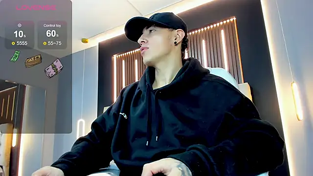 Snapshot of Lobo_17_ chatting on February 21, 3:29 am Lobo 17 online show from February 21, 3:29 am