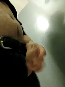 QcMisterv13 online show from April 2, 10:18 pm