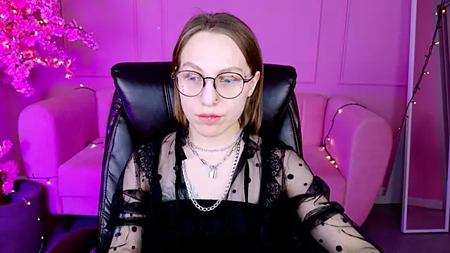 Snapshot of AphexQueen chatting on January 27, 12:16 pm AphexQueen online show from January 27, 12:16 pm