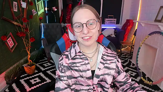 Snapshot of AphexQueen chatting on February 26, 4:14 pm AphexQueen online show from February 26, 4:14 pm