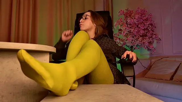 Snapshot of AphexQueen chatting on October 15, 10:15 am AphexQueen online show from October 15, 10:15 am