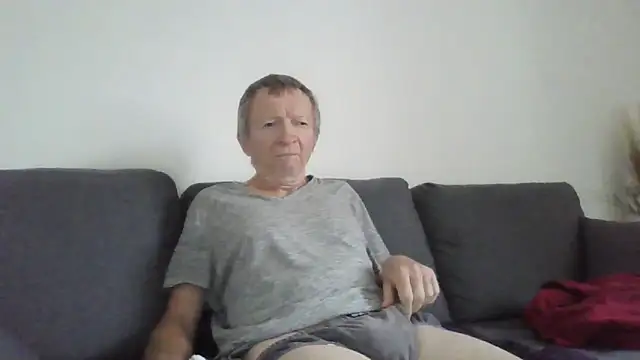 naturiste974 online show from May 18, 5:57 am
