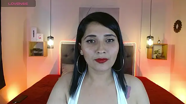 Snapshot of emily_leinner chatting on February 22, 2:30 pm emily leinner online show from February 22, 2:30 pm