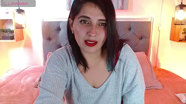 Snapshot of emily_leinner chatting on February 27, 5:26 pm emily leinner online show from February 27, 5:26 pm