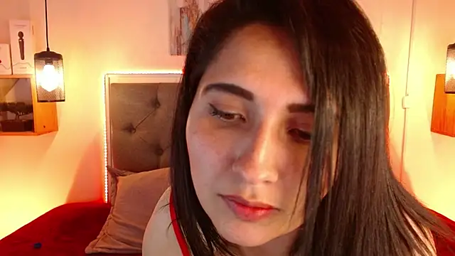 Snapshot of emily_leinner chatting on March 9, 8:31 pm emily leinner online show from March 9, 8:31 pm