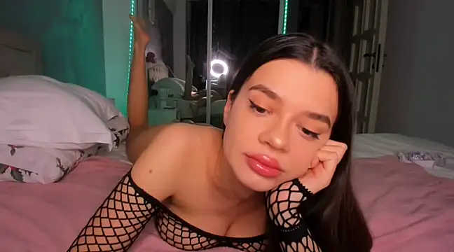 Snapshot of Miss_Medyson chatting on February 5, 4:36 pm Miss Medyson online show from February 5, 4:36 pm