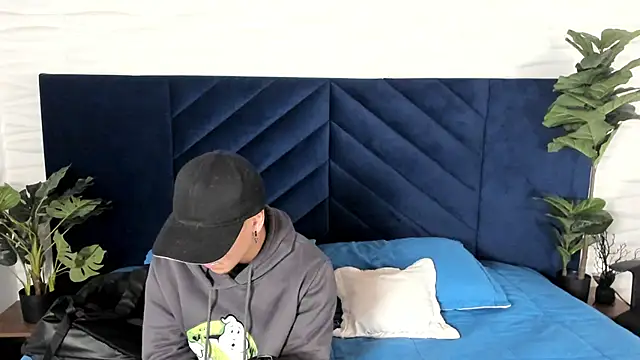 Andy Joy  online show from November 7, 11:32 am