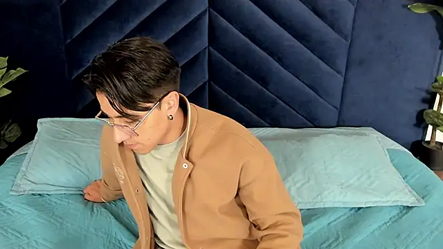 Andy Joy  online show from March 17, 11:24 am