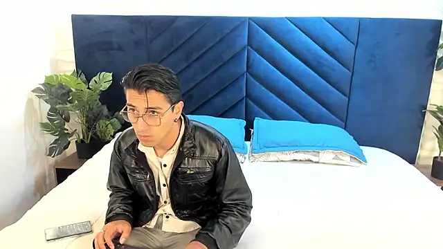 Andy Joy  online show from March 27, 11:43 am