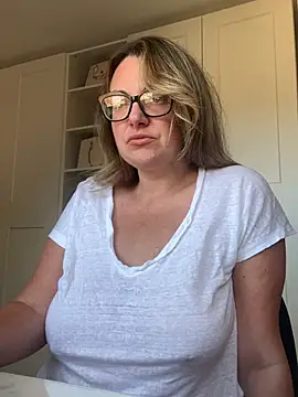 Snapshot of Miss_Stassi chatting on July 8, 8:08 am Miss Stassi online show from July 8, 8:08 am