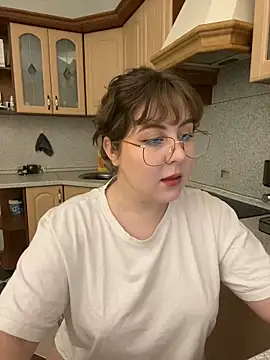 Snapshot of cinnabon_ chatting on December 1, 5:24 pm cinnabon  online show from December 1, 5:24 pm