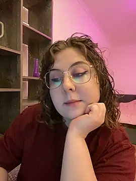 Snapshot of cinnabon_ chatting on December 14, 4:42 pm cinnabon  online show from December 14, 4:42 pm