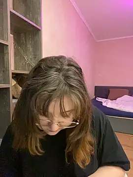 Snapshot of cinnabon_ chatting on December 20, 5:08 pm cinnabon  online show from December 20, 5:08 pm