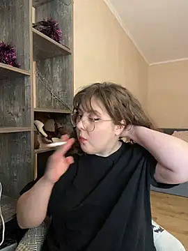 Snapshot of cinnabon_ chatting on December 24, 12:22 pm cinnabon  online show from December 24, 12:22 pm