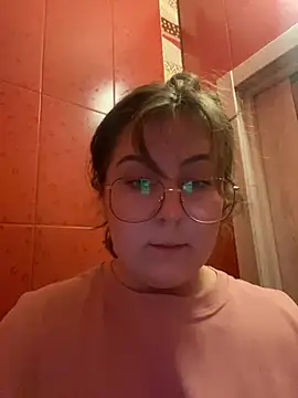 Snapshot of cinnabon_ chatting on January 28, 4:41 pm cinnabon  online show from January 28, 4:41 pm
