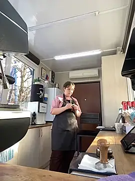 Snapshot of cinnabon_ chatting on January 29, 11:41 am cinnabon  online show from January 29, 11:41 am