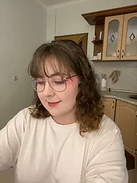 Snapshot of cinnabon_ chatting on February 14, 2:44 pm cinnabon  online show from February 14, 2:44 pm