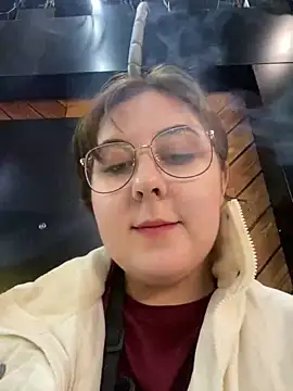 Snapshot of cinnabon_ chatting on March 7, 6:00 pm cinnabon  online show from March 7, 6:00 pm