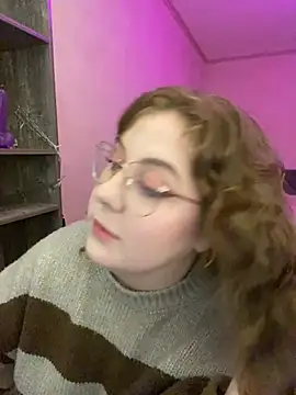 Snapshot of cinnabon_ chatting on March 19, 3:19 pm cinnabon  online show from March 19, 3:19 pm