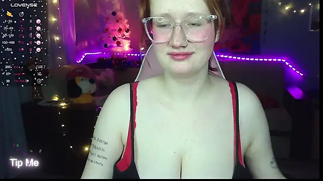 Snapshot of KrisTyBooBsin chatting on December 20, 2:16 pm KrisTyBooBsin online show from December 20, 2:16 pm