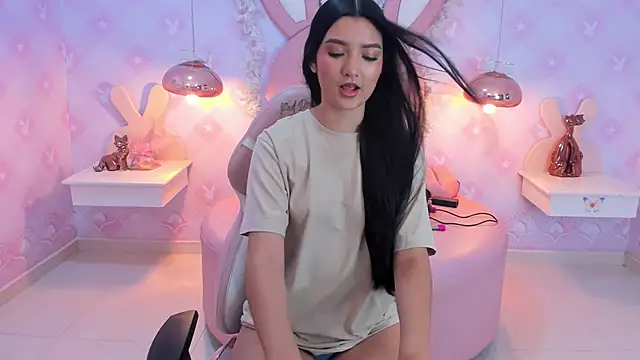 Saraa Skinny online show from December 6, 11:33 am