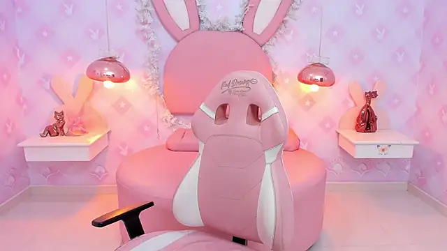 Saraa Skinny online show from December 7, 11:51 am