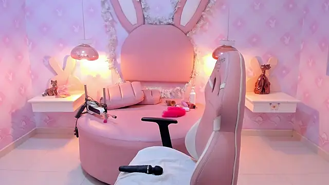 Saraa Skinny online show from December 21, 5:40 pm