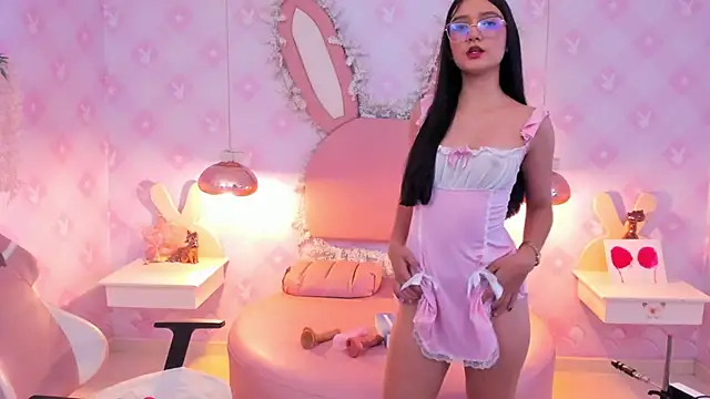 Saraa Skinny online show from March 3, 2:59 pm