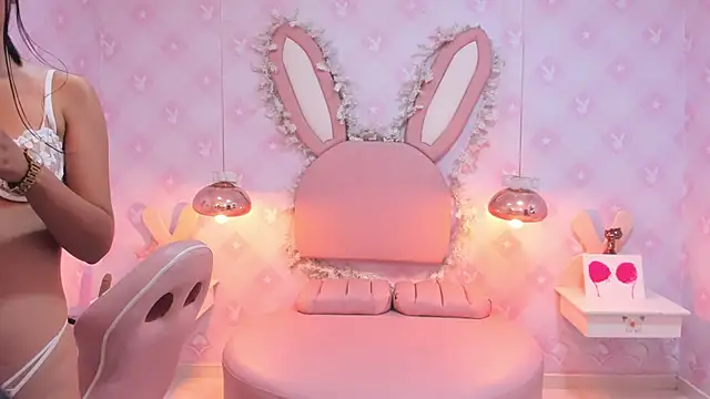 Saraa Skinny online show from March 6, 3:02 pm