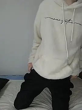 Snapshot of itsme_LEON chatting on January 10, 1:09 pm itsme LEON online show from January 10, 1:09 pm